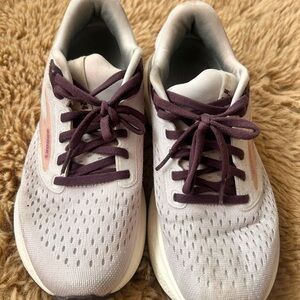 Brooks Women's White and Purple Athletic Shoes